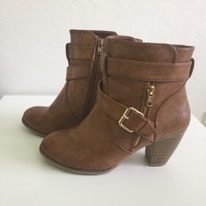 Liliana Ankle Booties